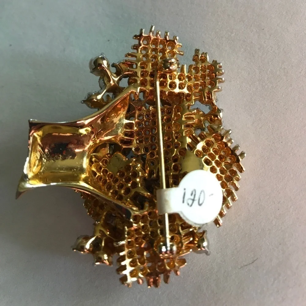 Rhinestone tree pin